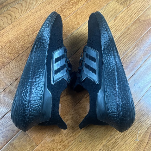 Adidas Ultra Boost 22 Primeknit Triple Black Men’s Size 11.5 (128139498) - Picture 9 of 13